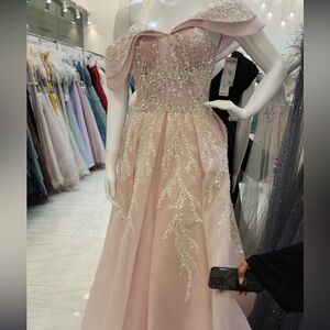 I am selling my engagement dress one time used and in perfect condition.